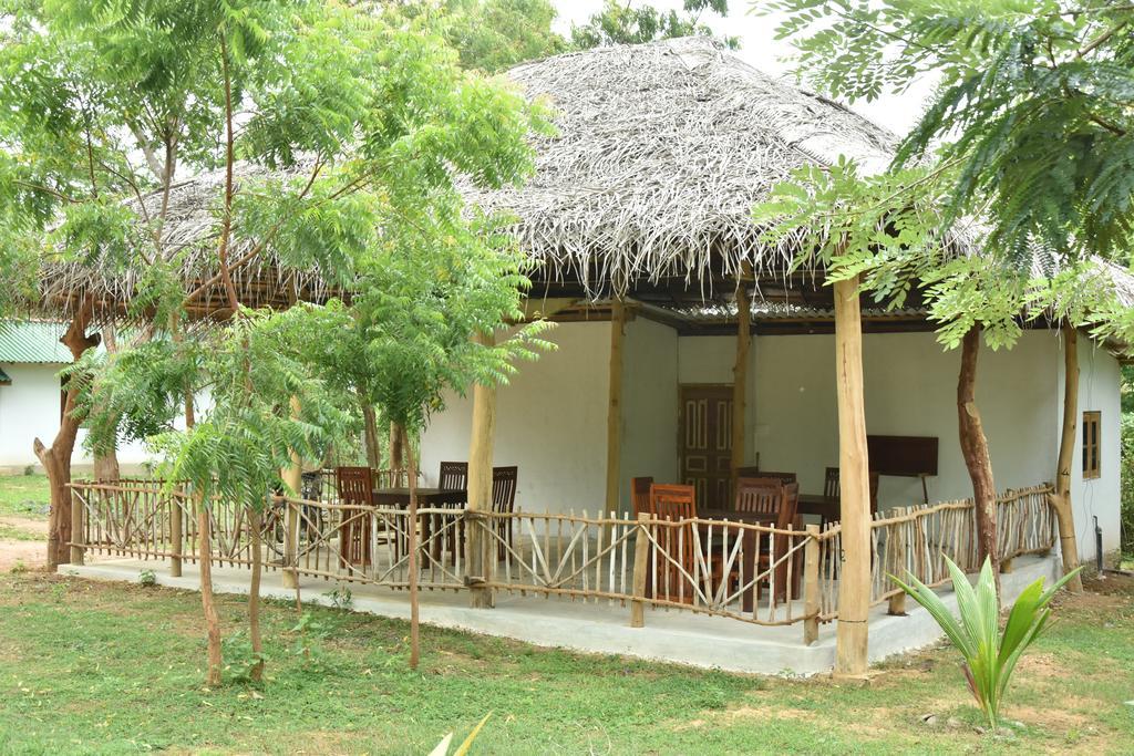 King'S Elephant Cabanas & Restaurant Tangalle Kültér fotó