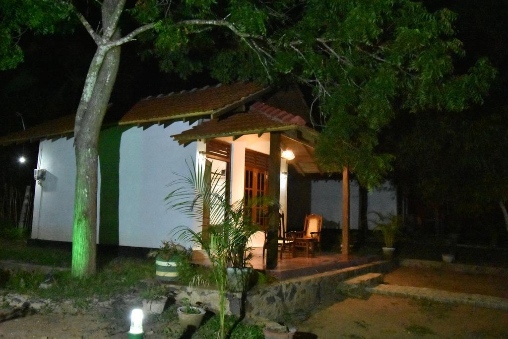 King'S Elephant Cabanas & Restaurant Tangalle Kültér fotó