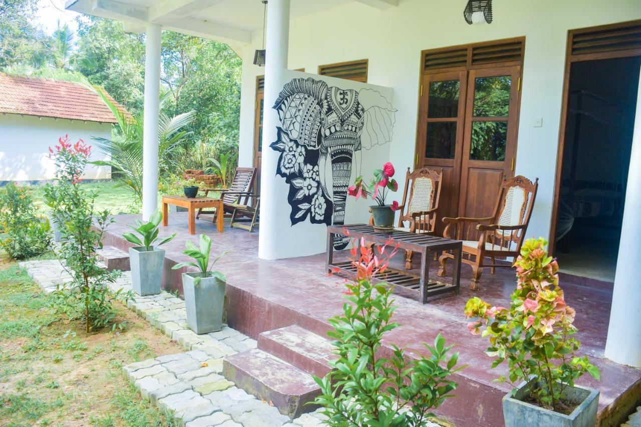 King'S Elephant Cabanas & Restaurant Tangalle Kültér fotó